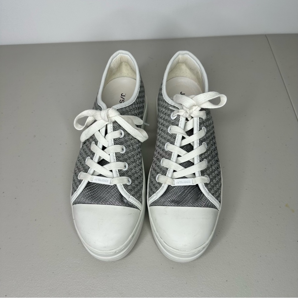 J SLIDES Natasha Platform Sneaker Women’s 7 1/2 Gray Crochet Lace Up Low-Top